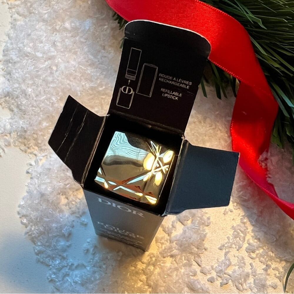 DIOR ROUGE DIOR IN Corolla Velvet # 217
NEW IN BOX